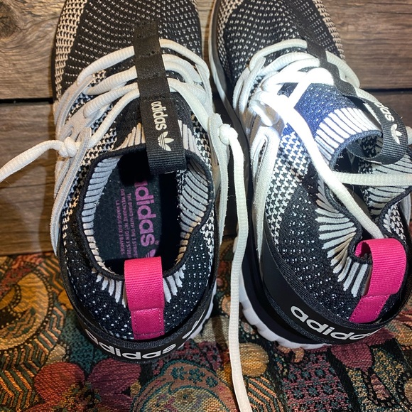 🤡BOGO🤡 ADIDAS Tubular Nova Primeknit in Black & White - Mens 7 EU40 - Picture 10 of 12